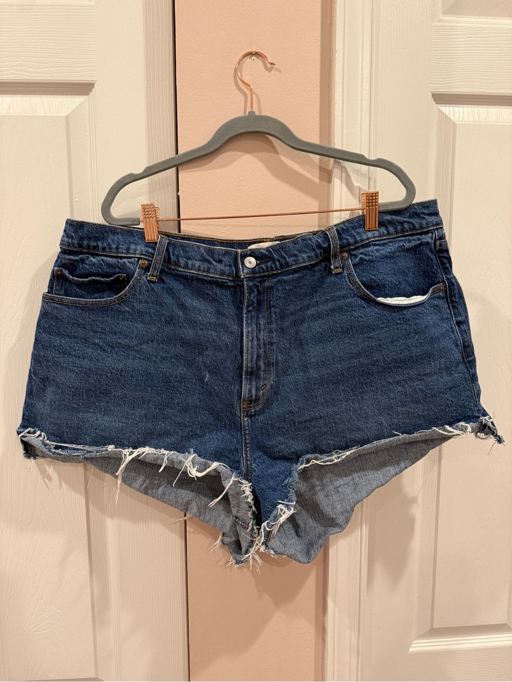 EUC Abercrombie & Fitch Curve Love Mom Shorts Dark Blue Frayed Hem Size 35 (20)